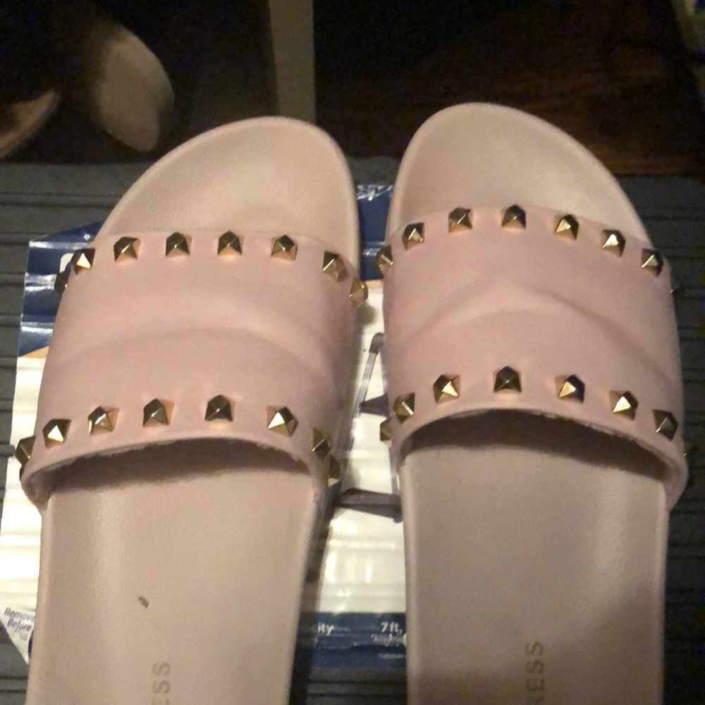 Slides - Blush pink